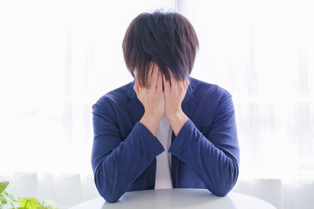 落ち込む